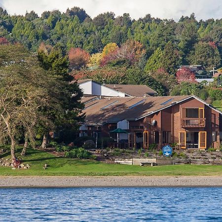 Cascades Lakefront Motel เทาโป ภายนอก รูปภาพ Residential neighborhood on the shore of Lake Stevens