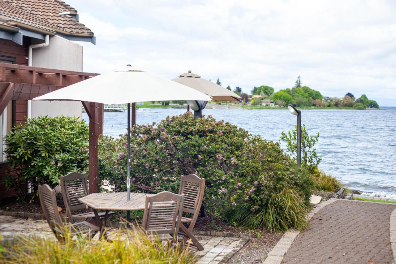 Cascades Lakefront Motel เทาโป ภายนอก รูปภาพ View of the lake