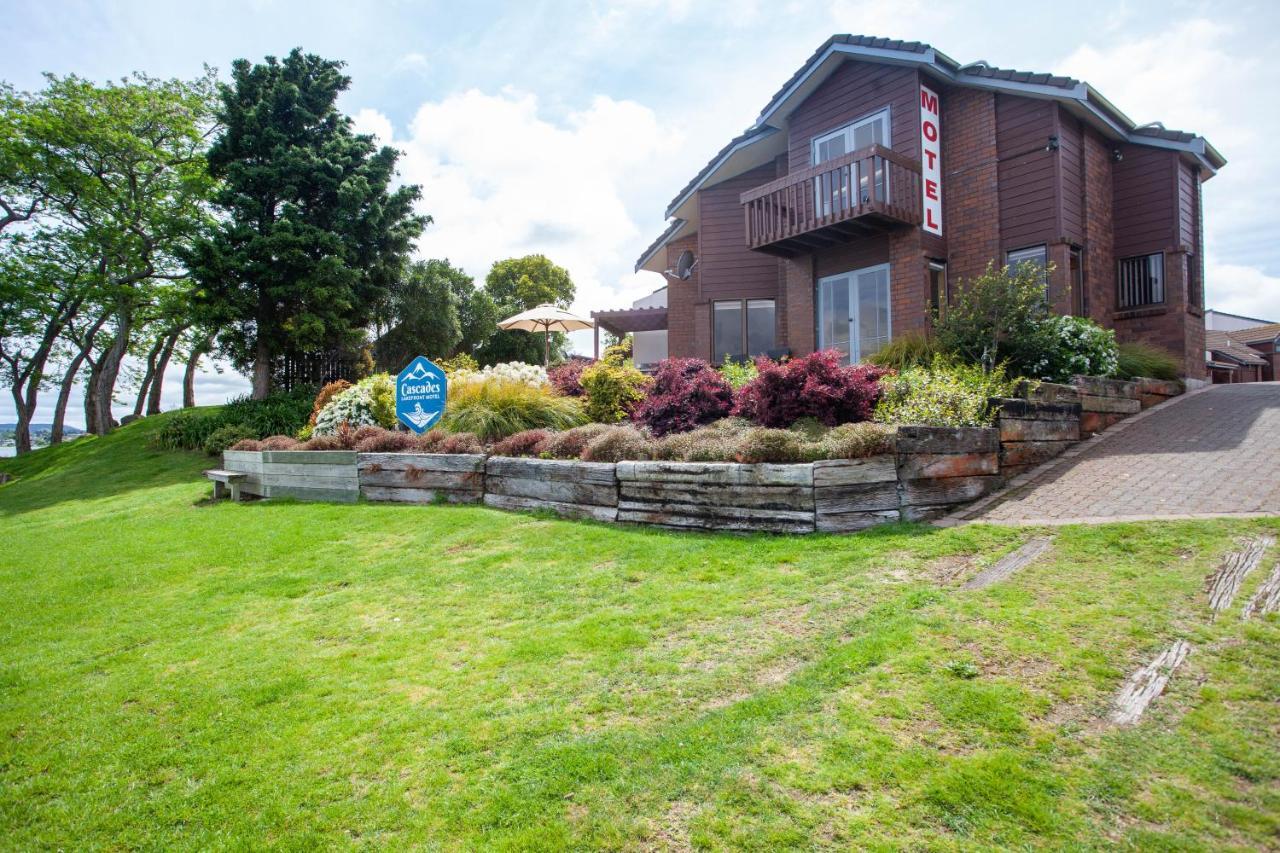 Cascades Lakefront Motel เทาโป ภายนอก รูปภาพ The former home of the station