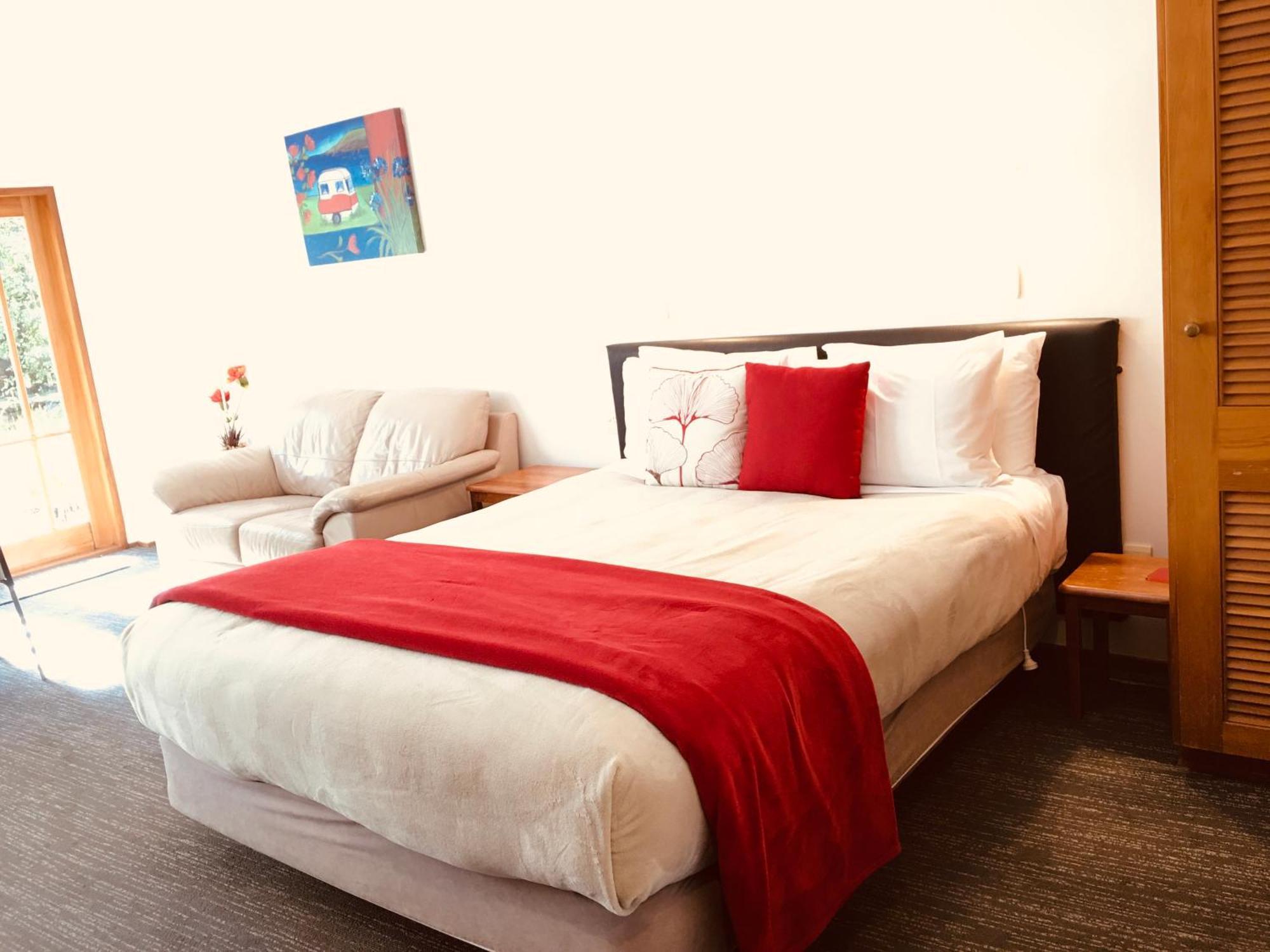 Cascades Lakefront Motel เทาโป ภายนอก รูปภาพ A bedroom at the hotel