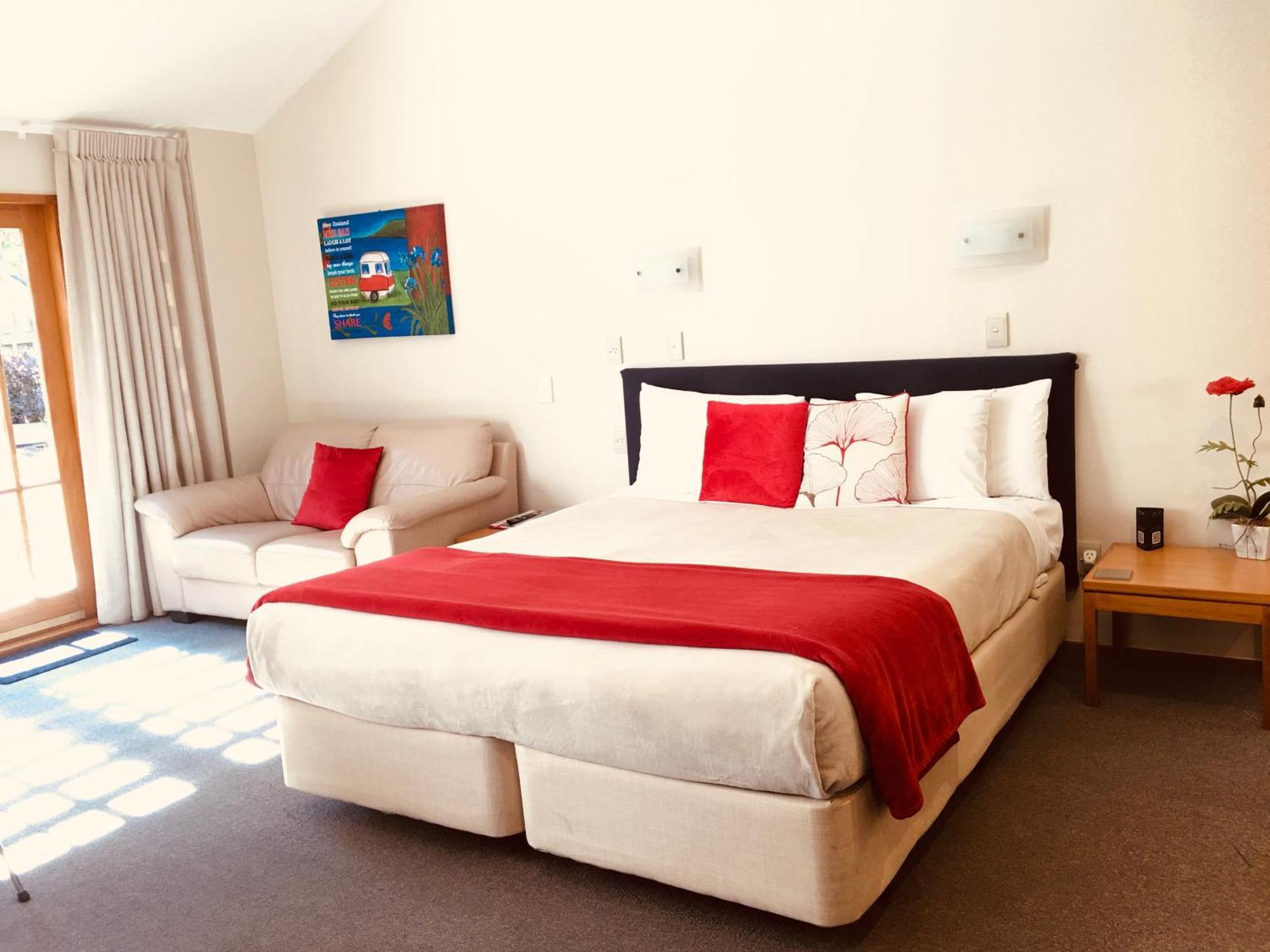 Cascades Lakefront Motel เทาโป ภายนอก รูปภาพ A room at the hotel