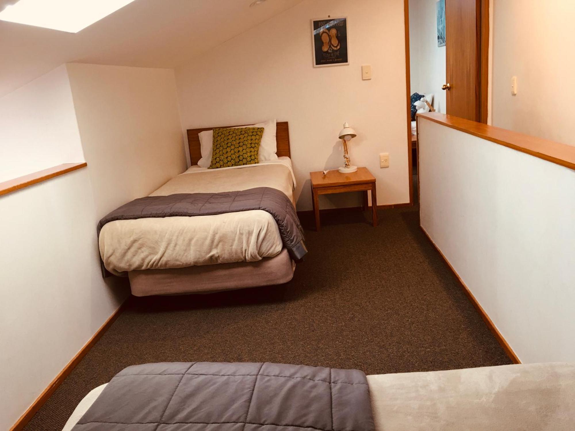 Cascades Lakefront Motel เทาโป ภายนอก รูปภาพ A single room at the hotel