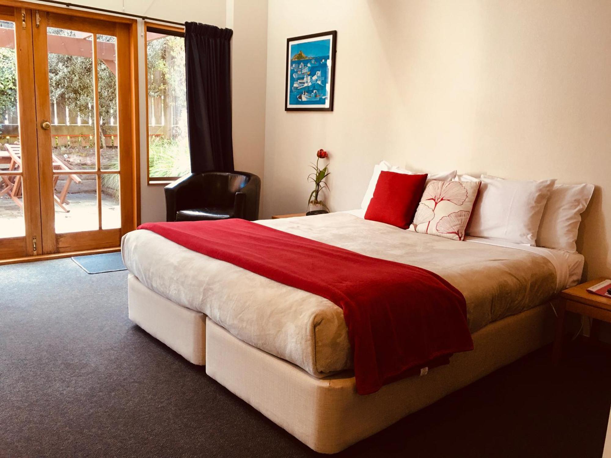 Cascades Lakefront Motel เทาโป ภายนอก รูปภาพ A room at the hotel
